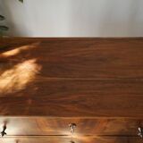 Low chest of drawers in 20th century walnut