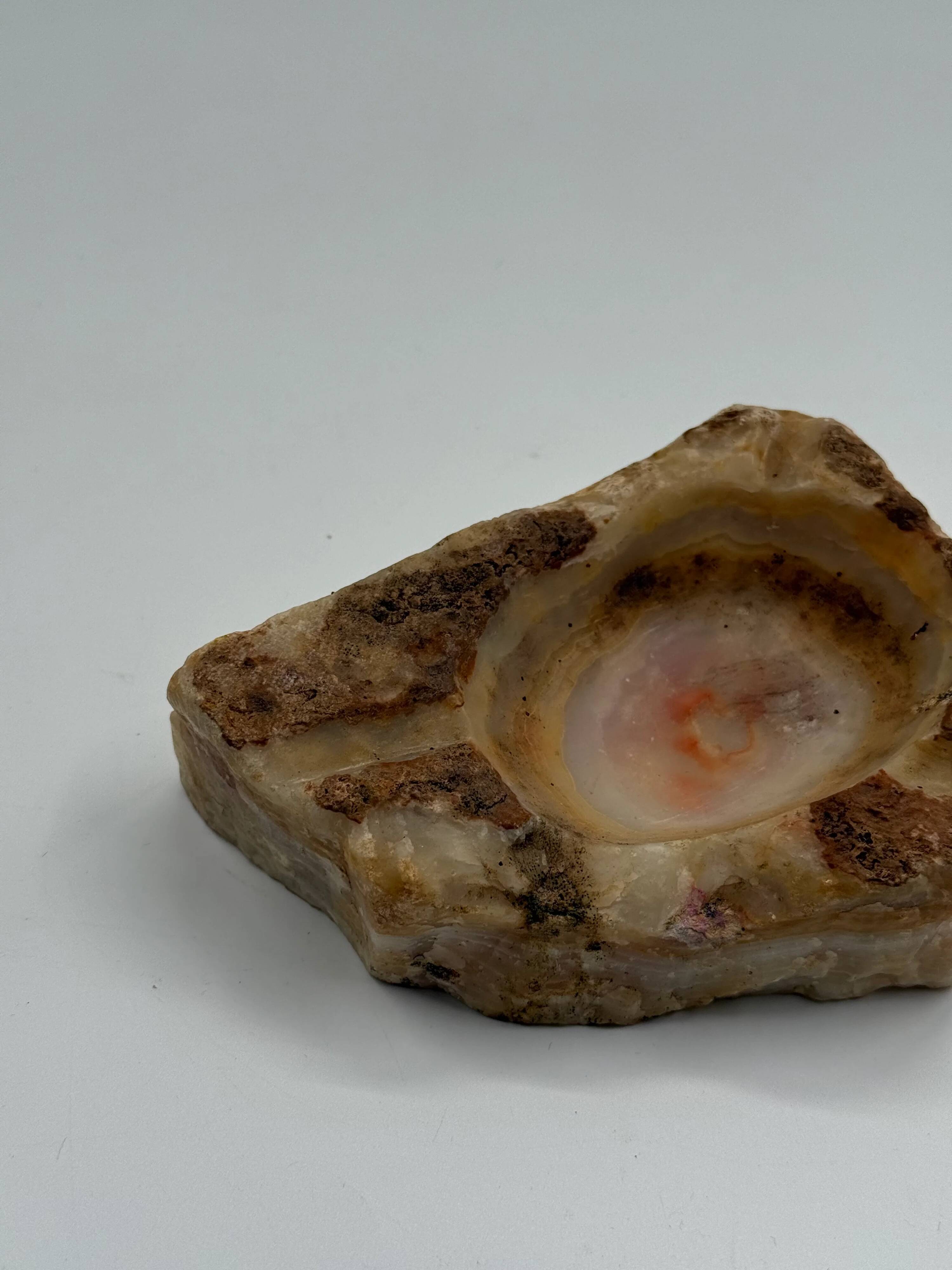 Vintage ashtray in natural onyx
