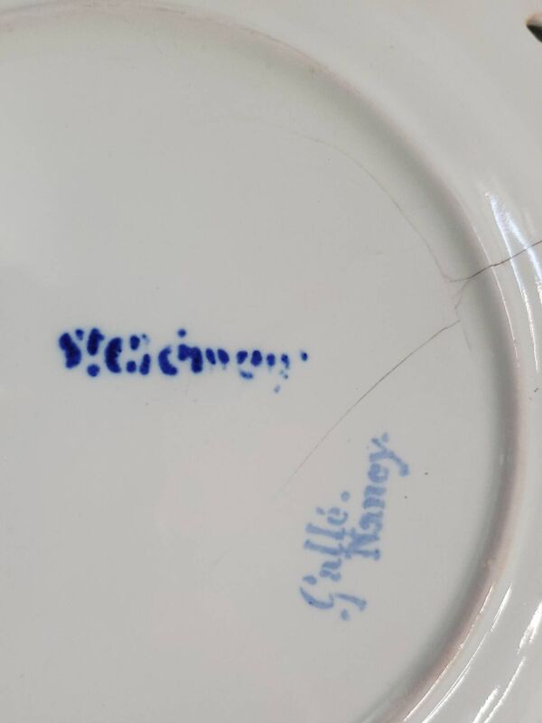 Assiette ancienne en faïence – Émile Gallé à Saint-Clément