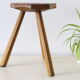 Tabouret tripode de ferme rustique vintage