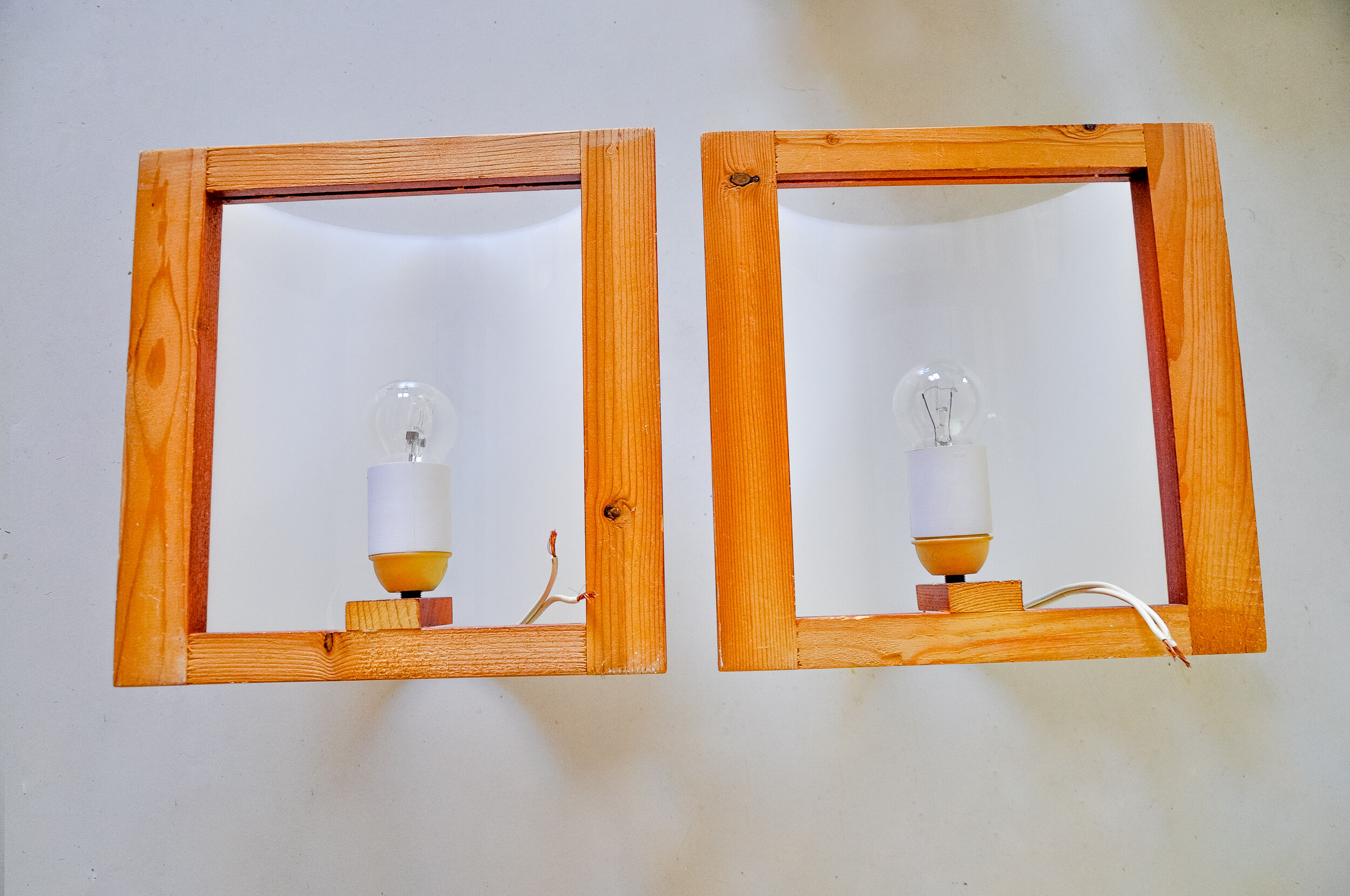 Pair of Mediterranean wall lamps, pine and methacrylate, 1980, Spain