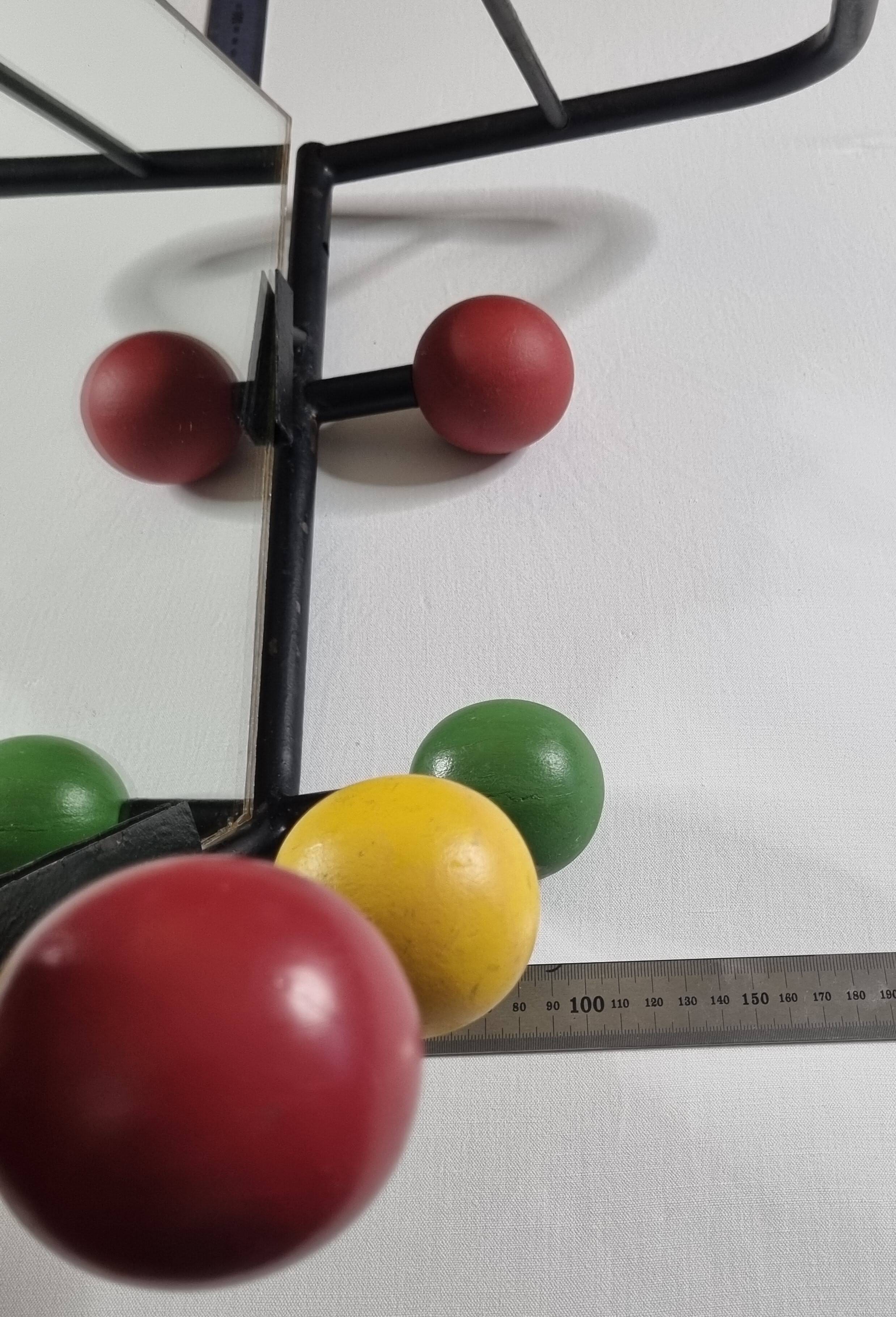 Wall-mounted coat rack with mirror, 5 hooks and hat holder from the 1950s-60s.