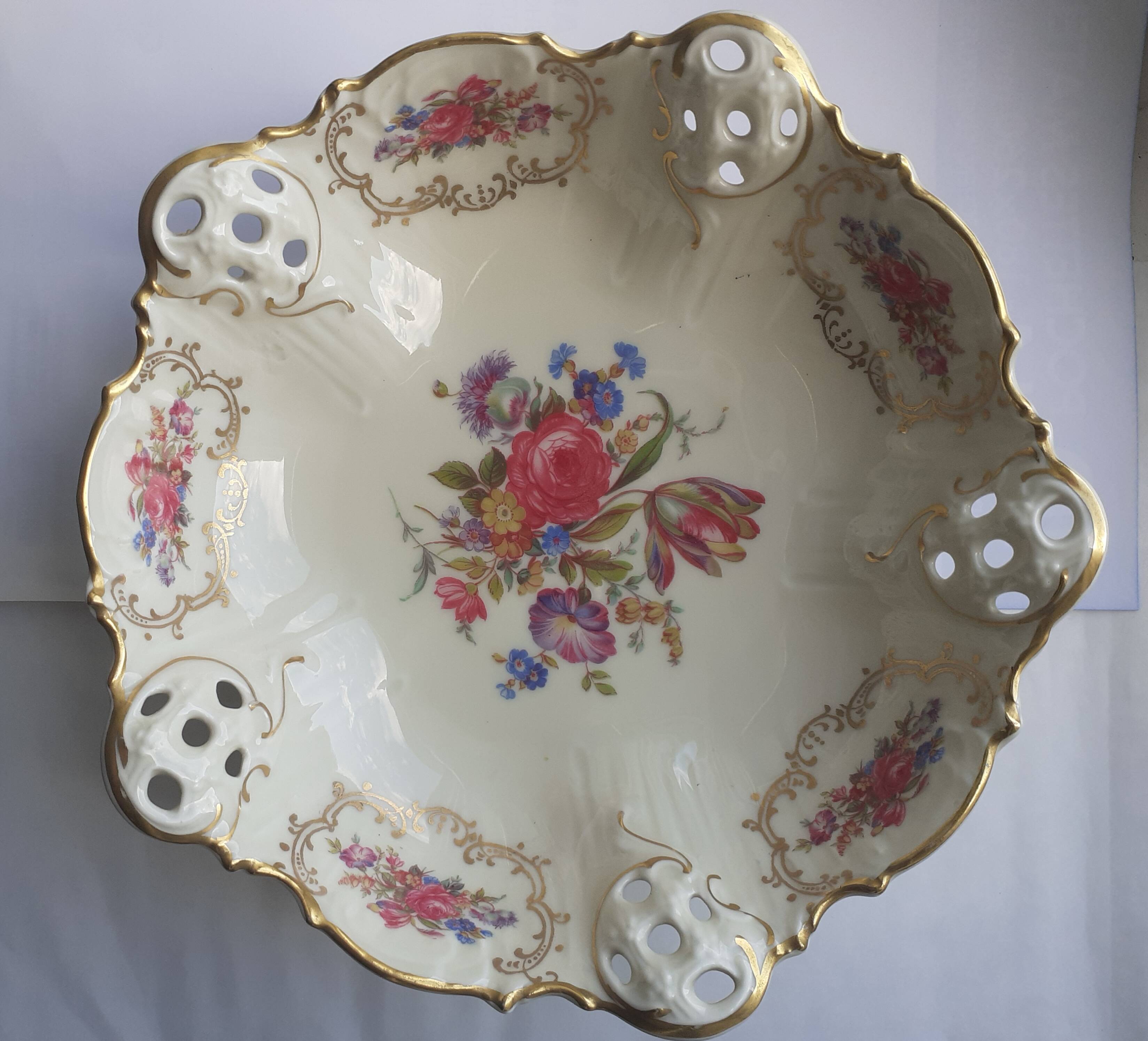Coupe tripode en porcelaine de Rosenthal
