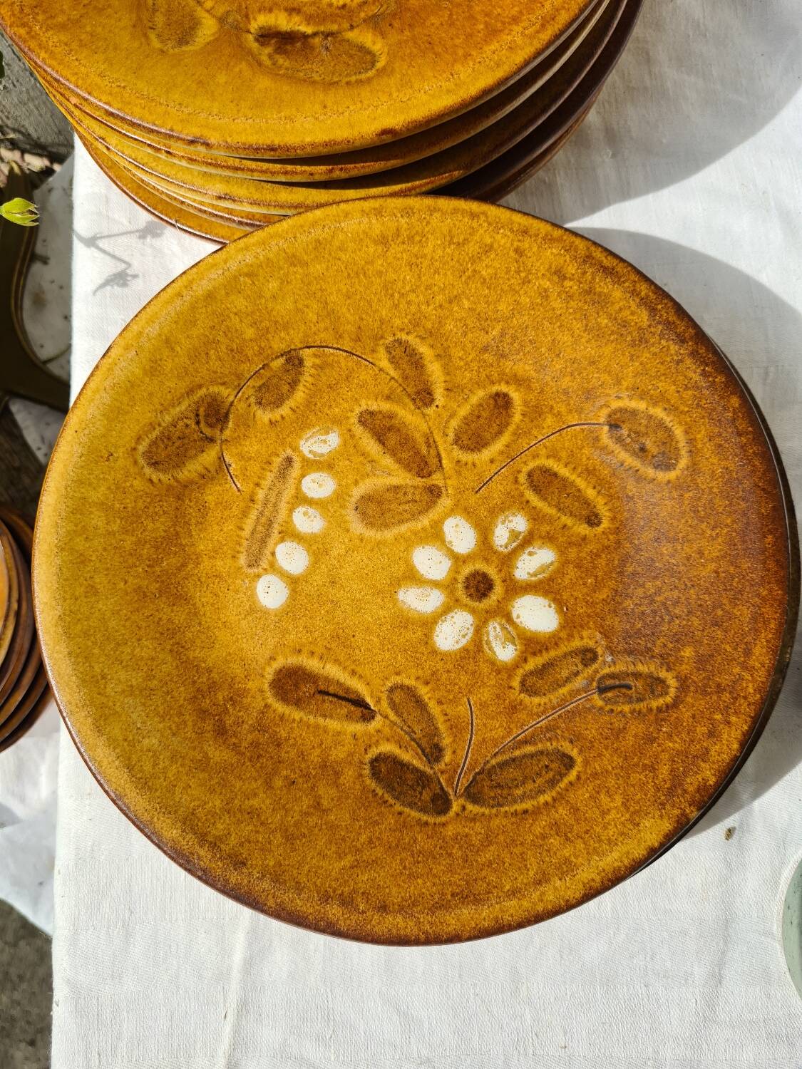 8 assiettes plates La Roue Vallauris