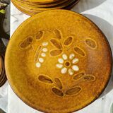 8 assiettes plates La Roue Vallauris