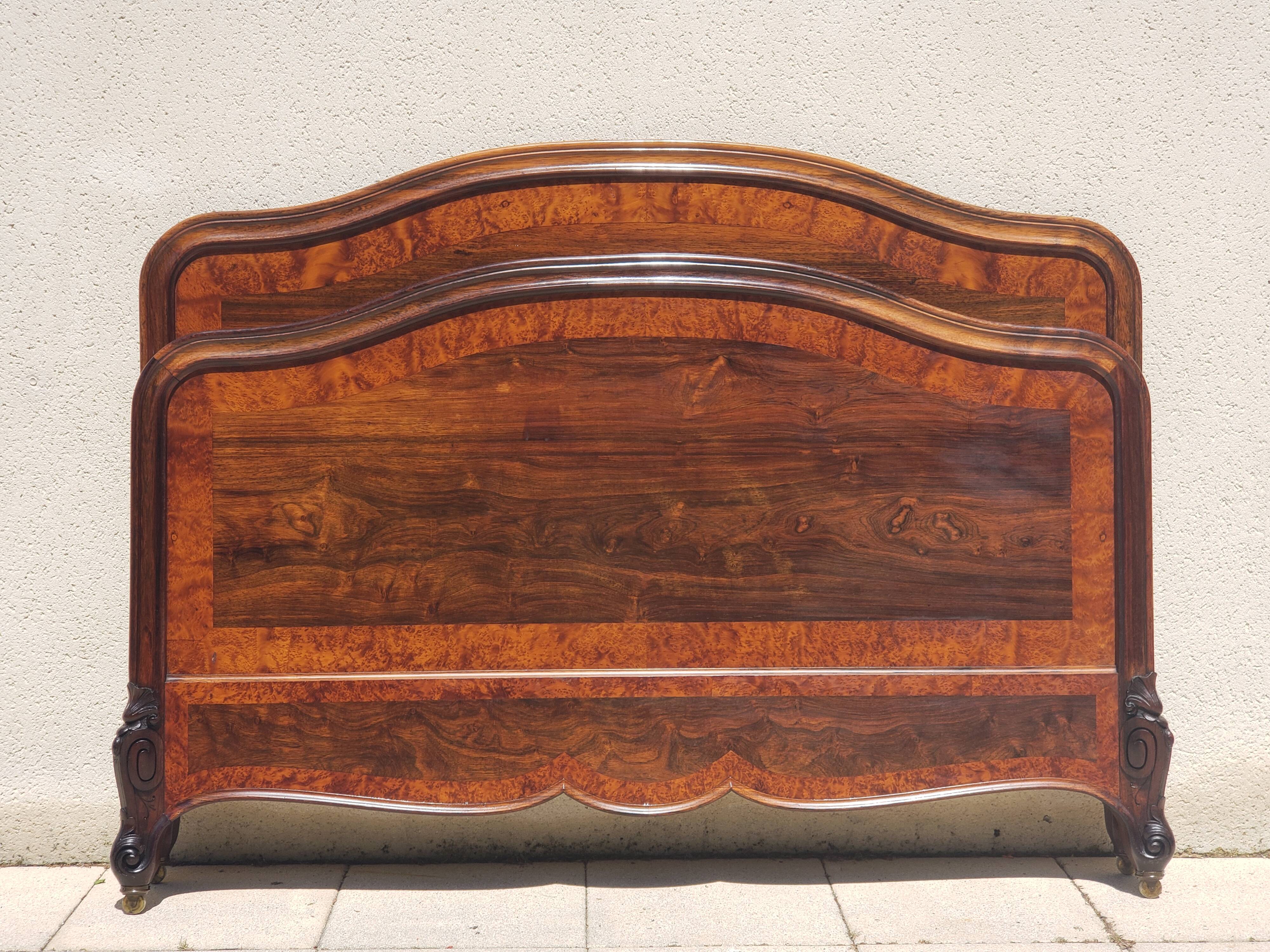 Bed in solid walnut and very old walnut burl