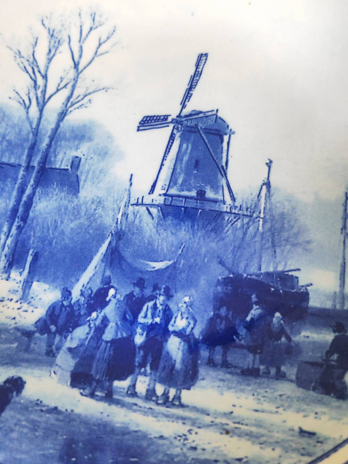 Plate Delft mill in winter