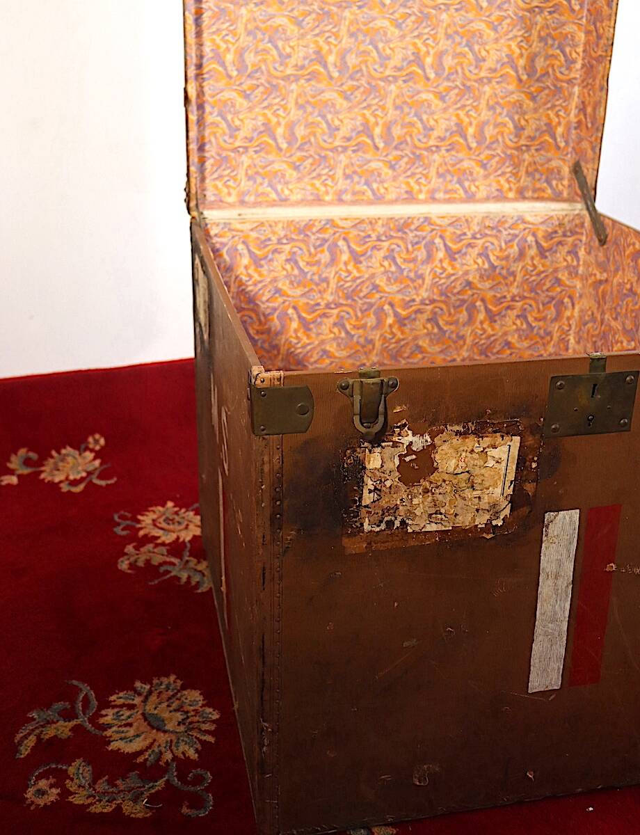 Lavoët hat trunk