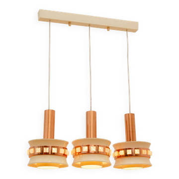 Lampe suspendue vintage avec trois abat-jours en verre taillé, Kamenický Šenov, années 1970.