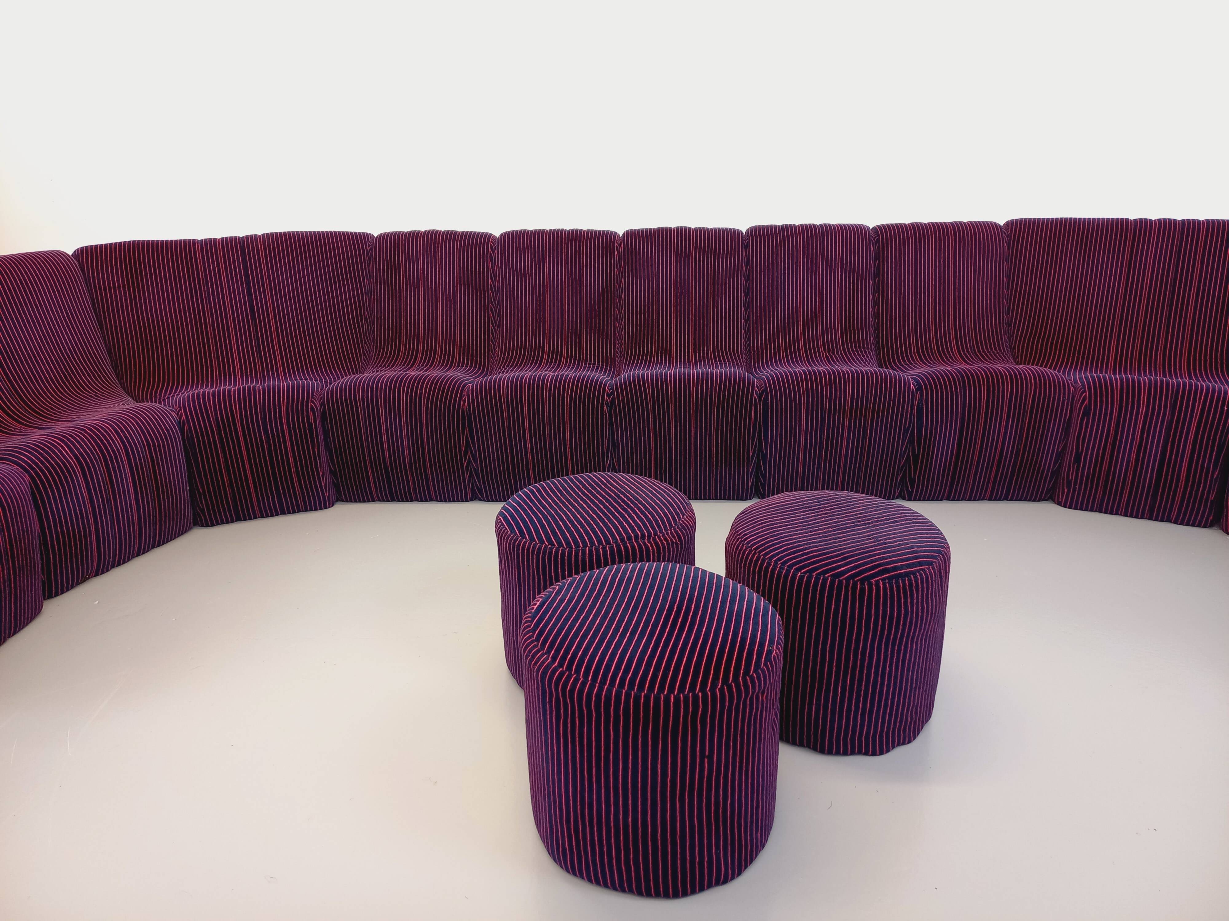 Vintage Snake modular sofa composed of 11 armchair modules and 3 velvet fabric poufs