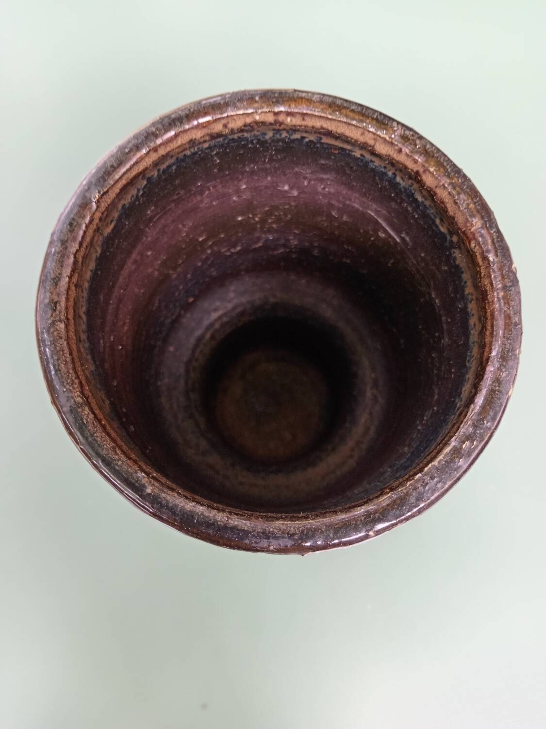 Vase de style brutaliste en céramique