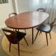 Table ronde en teck années 60