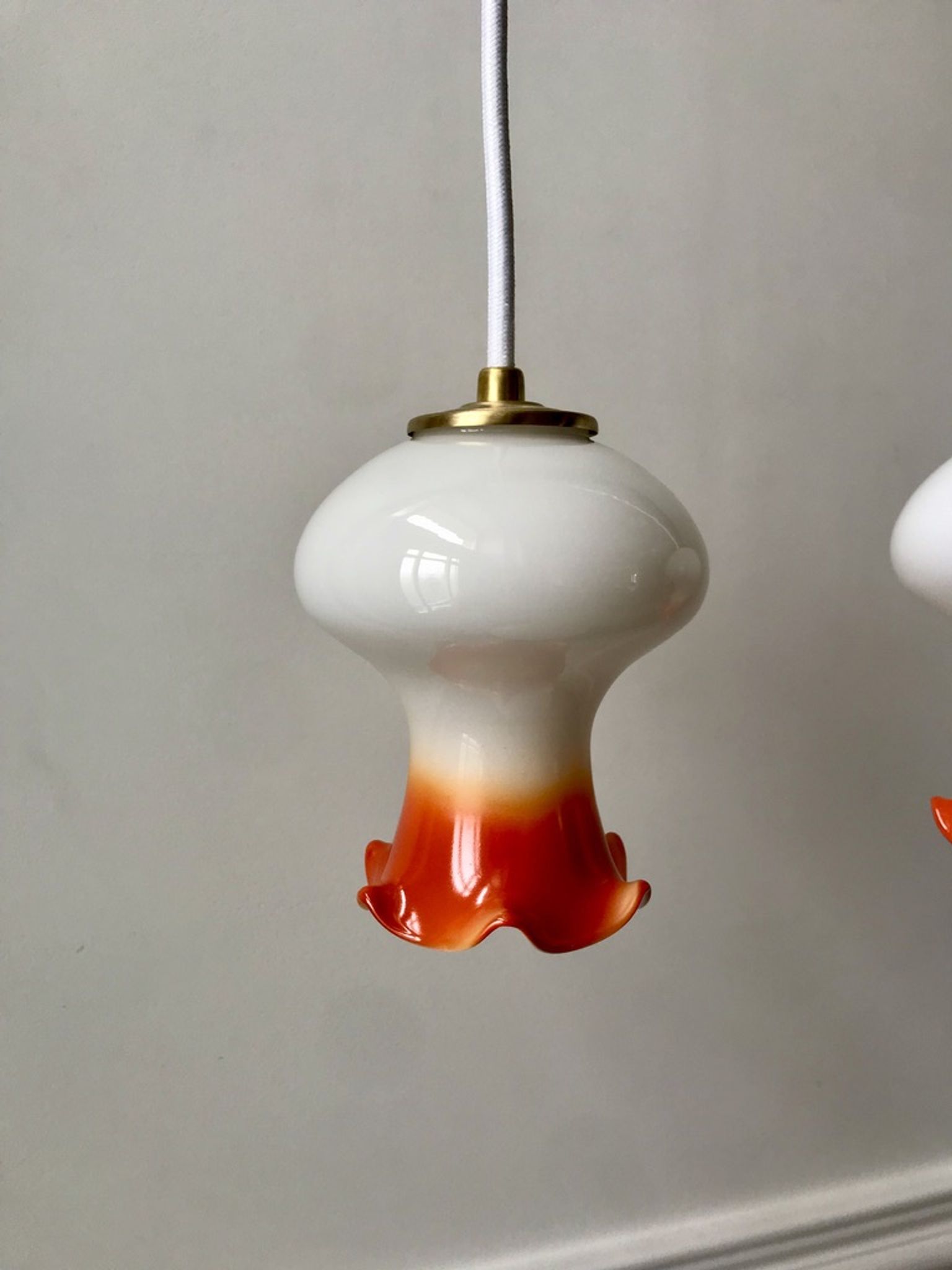 Pair of orange opaline tulips gradient white thread 70s