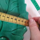 coupelle vide poche forme de feuille barbotine ceramique verte