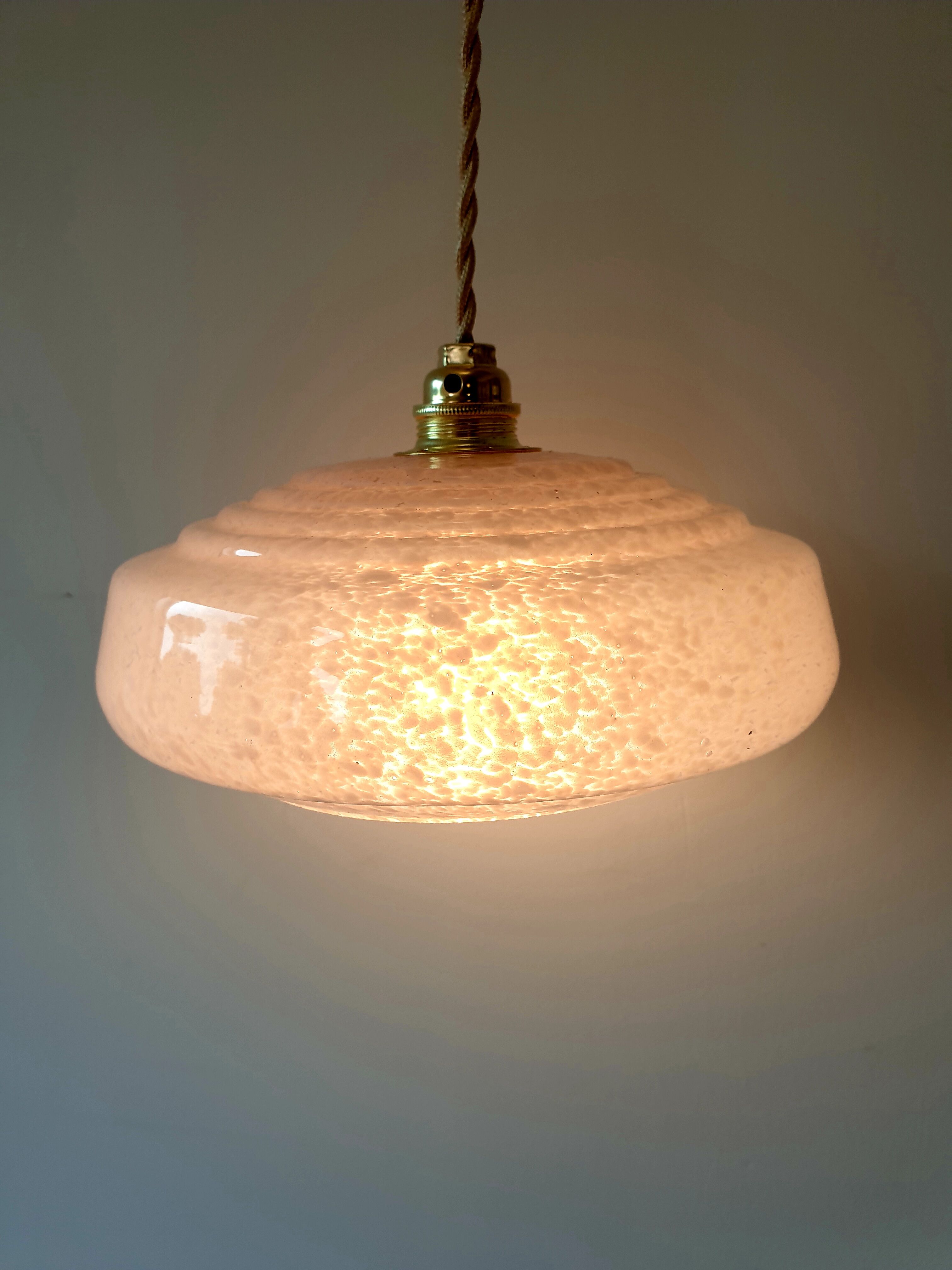 Balladeuse lamp in pink clichy glass