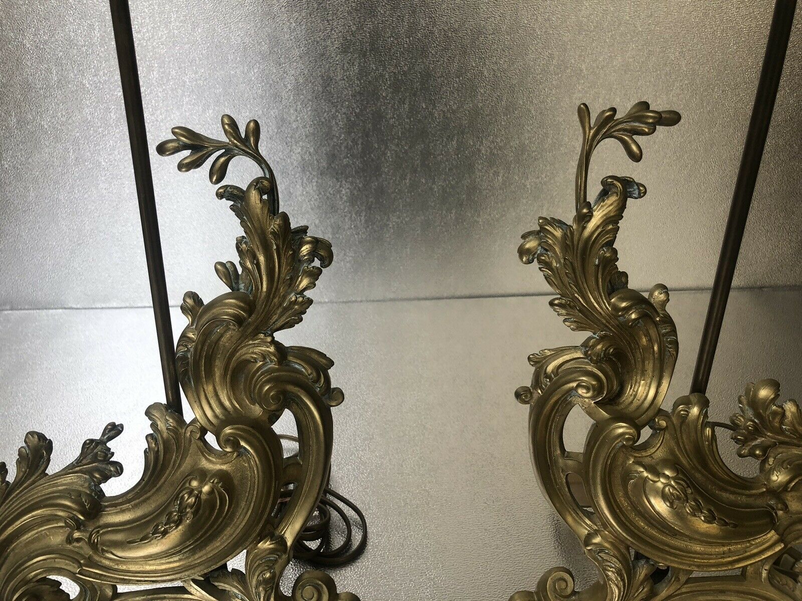 Paire lampe XlXème, devant de cheminée bronze rocaille style Louis XV