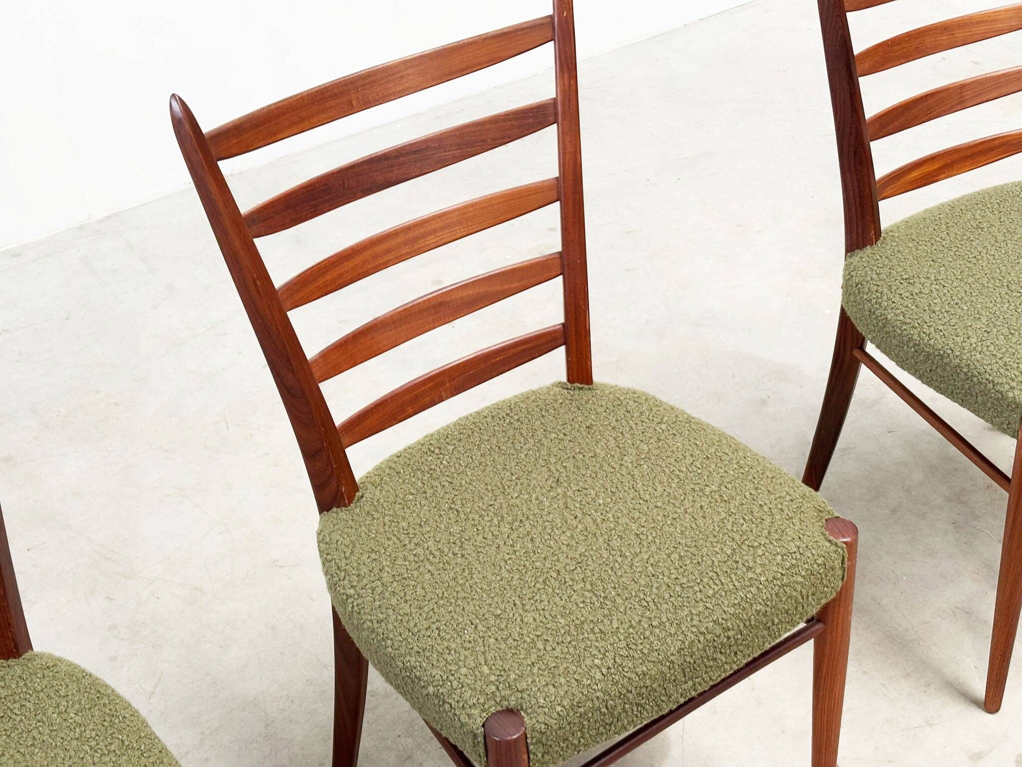 Ensemble de quatre chaises de salle à manger danoises