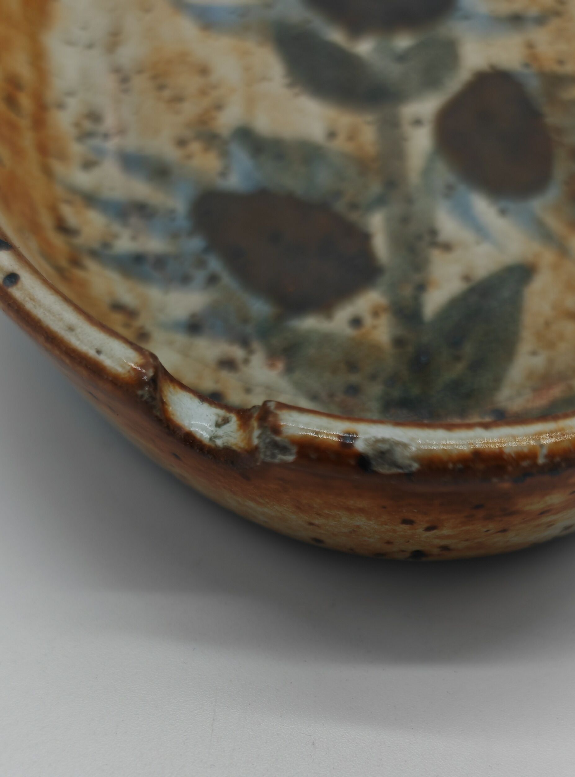 Ravier with pyrite stoneware thistles