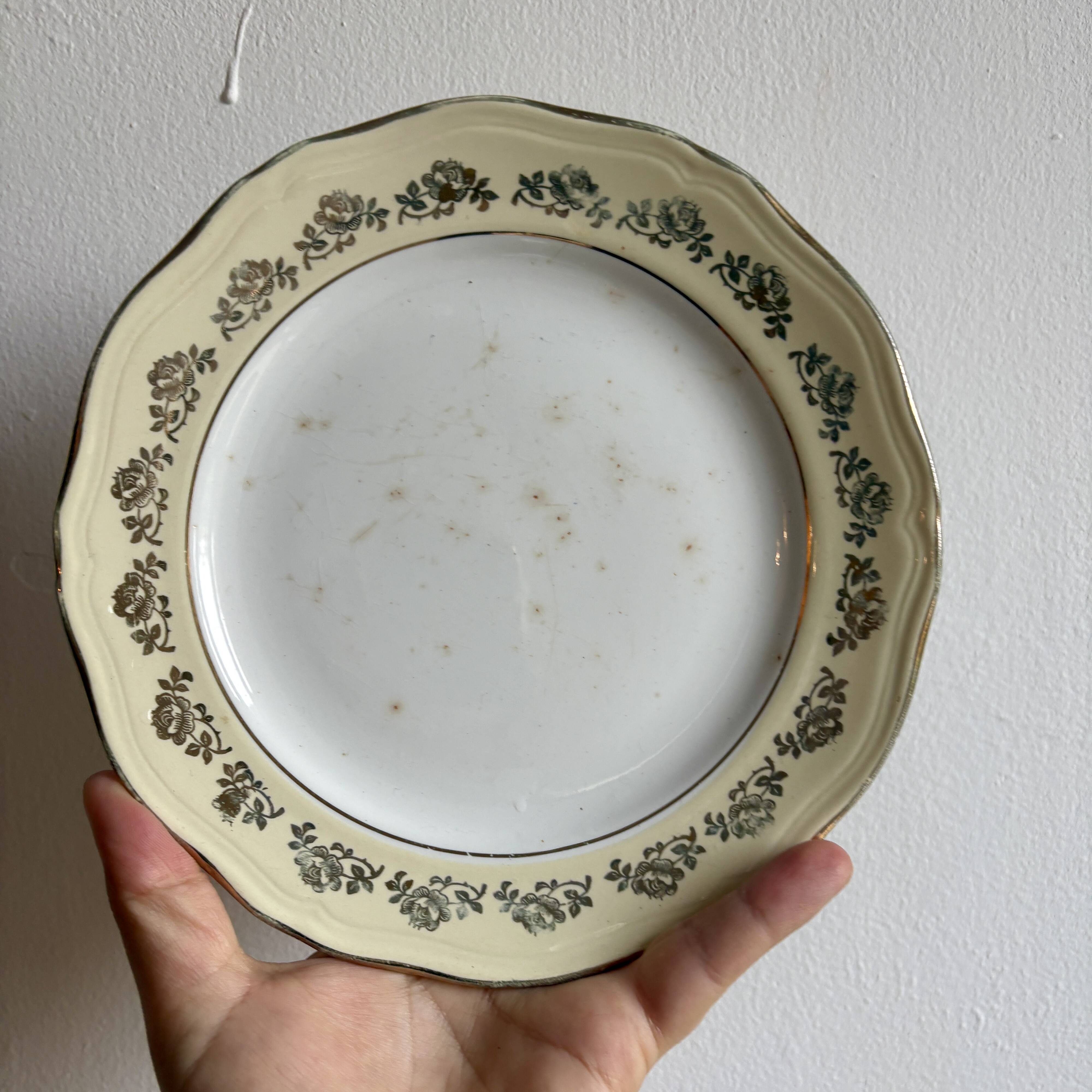 Vintage cake service l'Amandinoise in yellow and gold