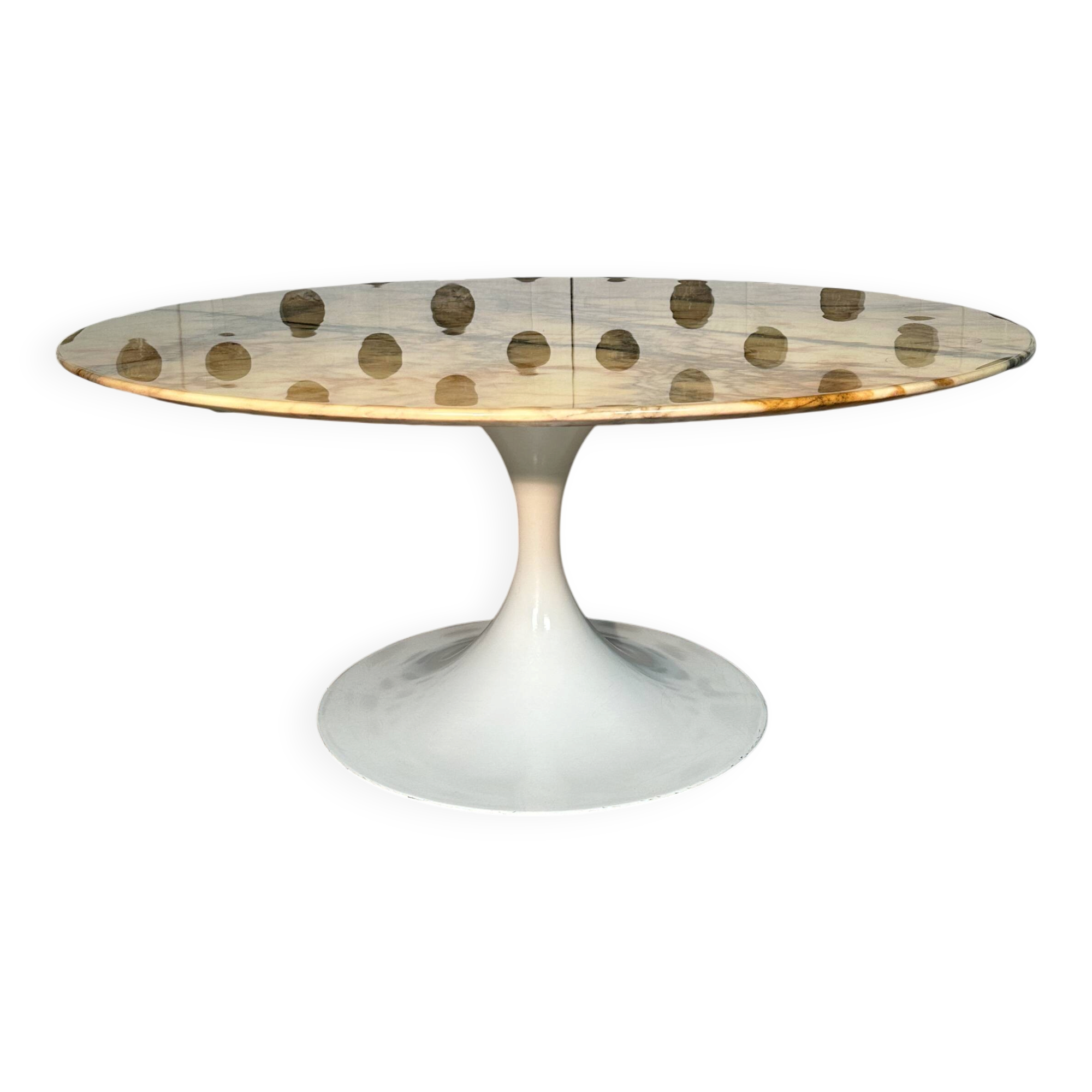 Tulip coffee table with veined marble Honsel