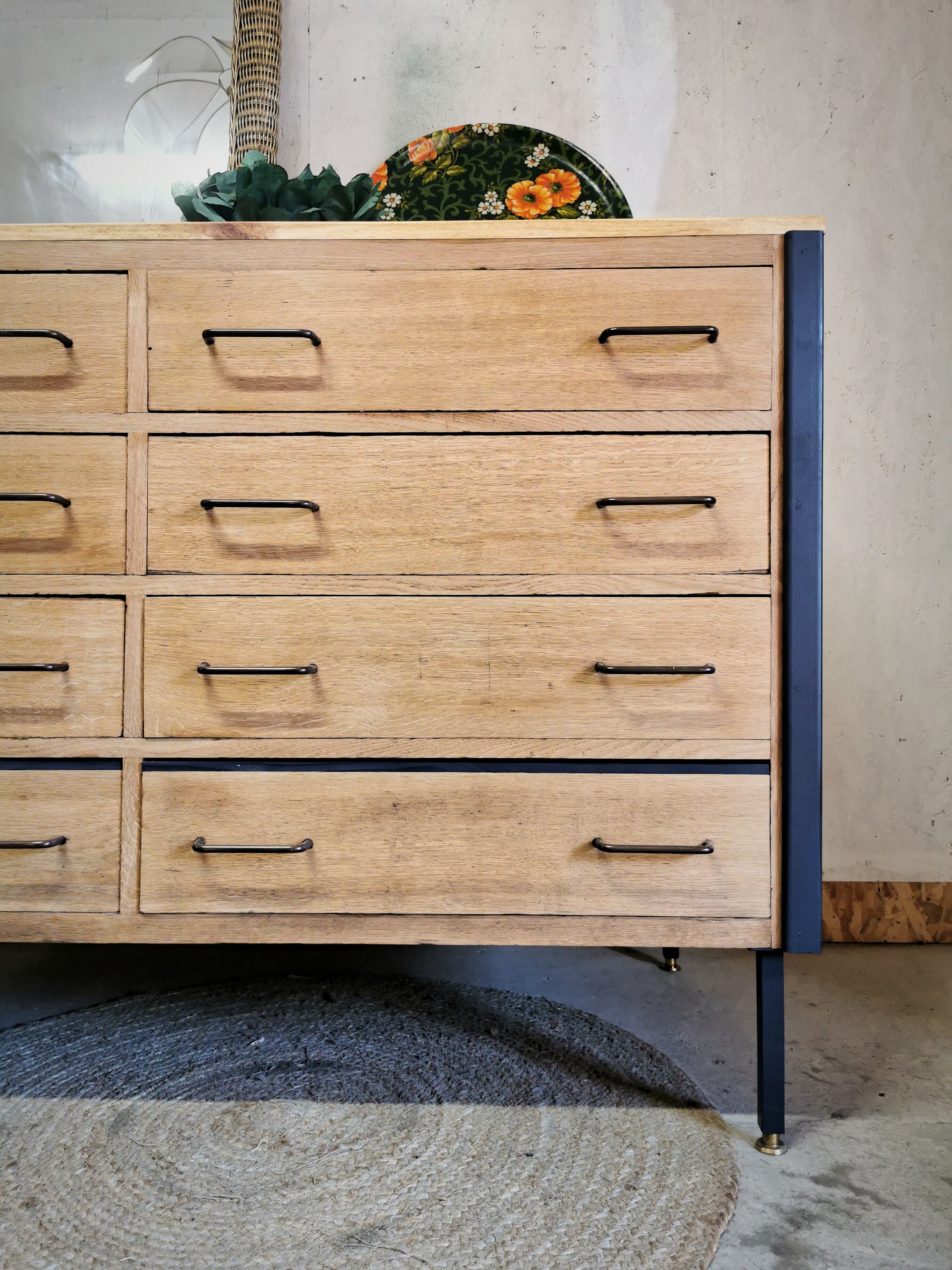 Trade furniture 8 drawers