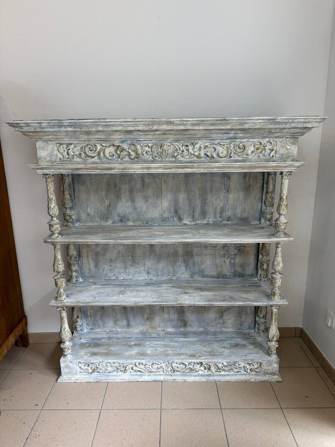 Walnut dresser, 19th century.