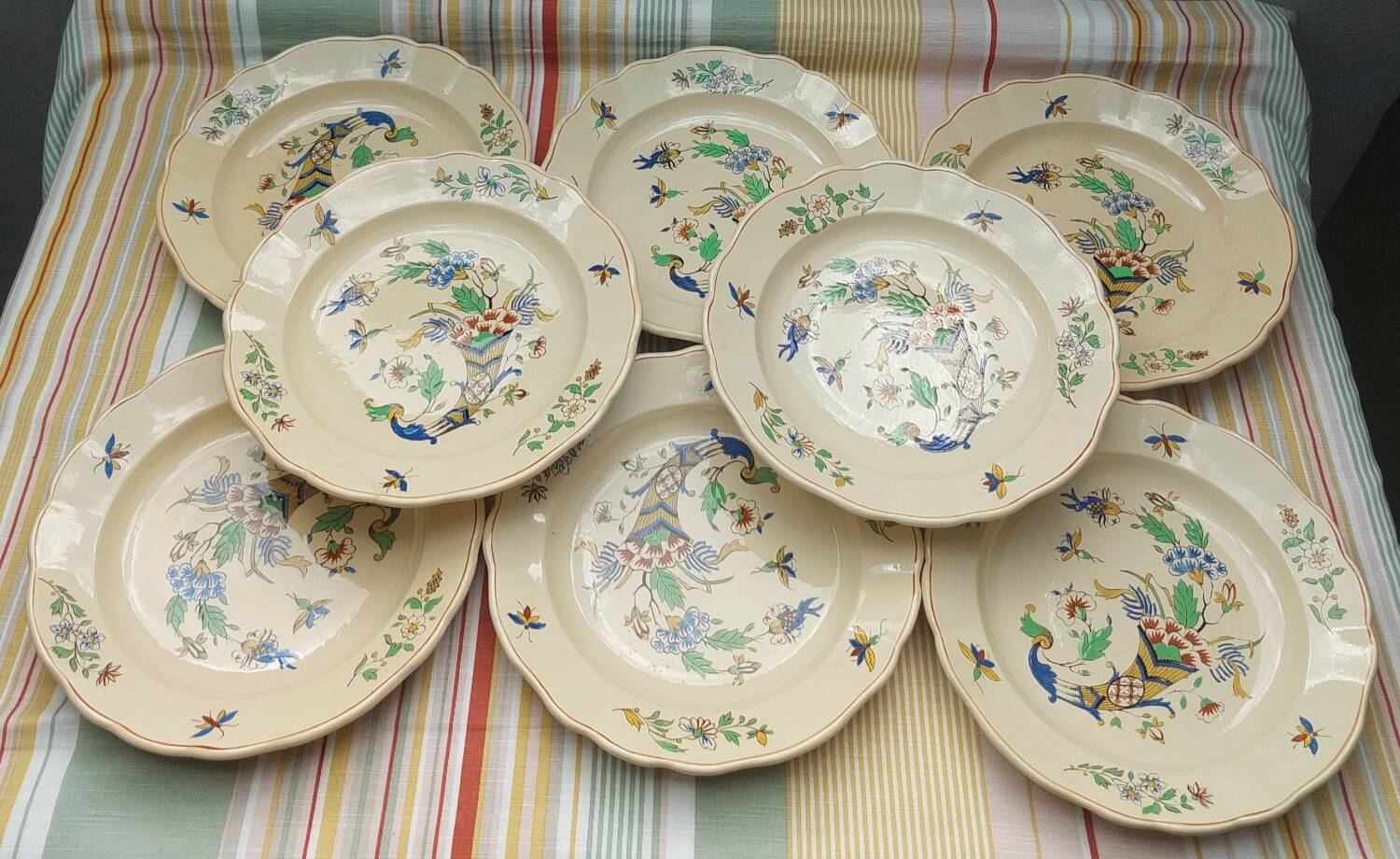 Boch La Louviere D2202 Cornucopia Deep Plates