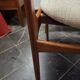 Un ensemble de quatre chaises de salle à manger en teck vintage.