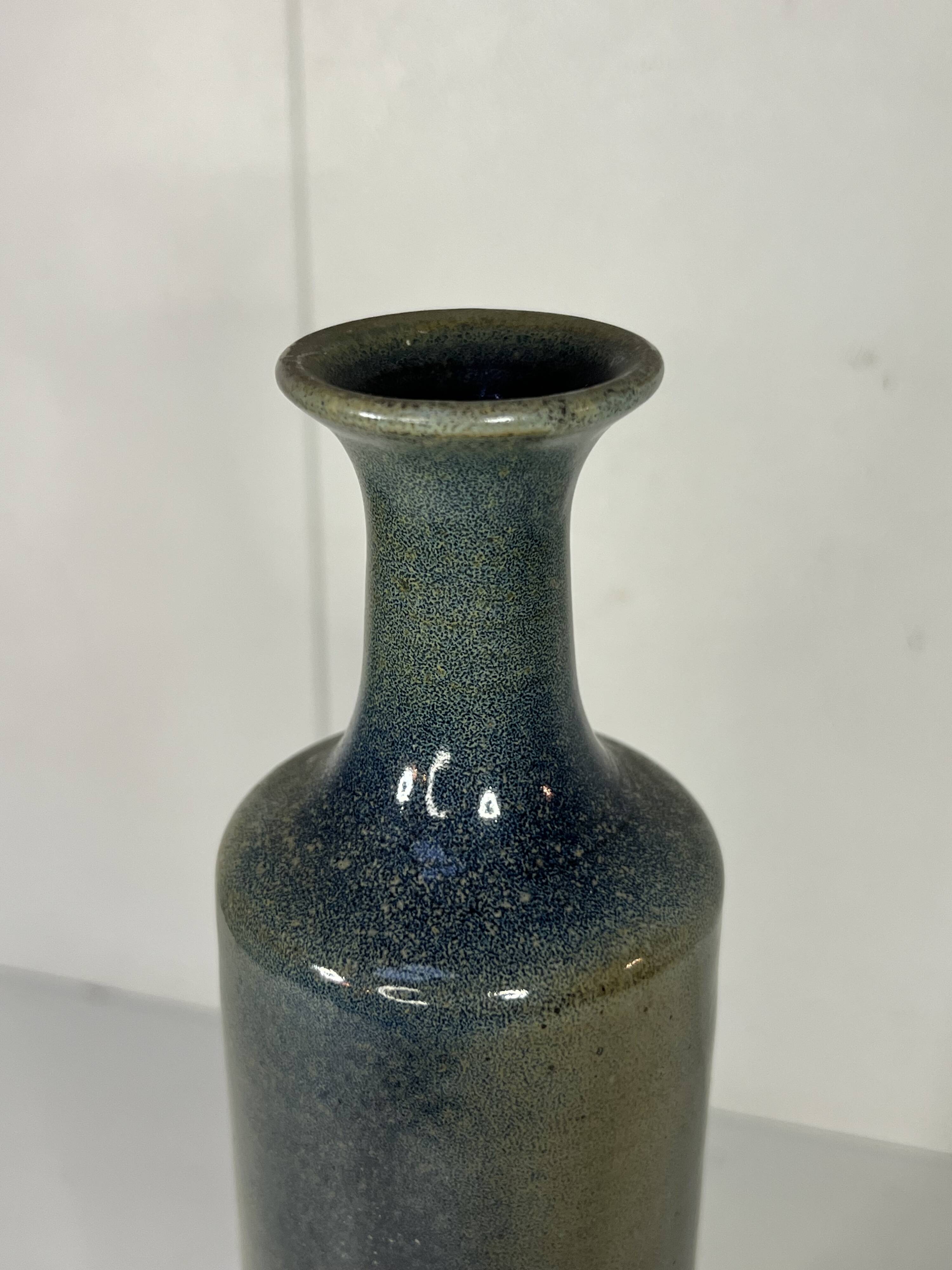 Bottle-shaped vase in glazed stoneware, 20th century design, H: 28cm