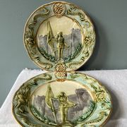 Set of two plates late nineteenth in slip Jeanne d'Arc