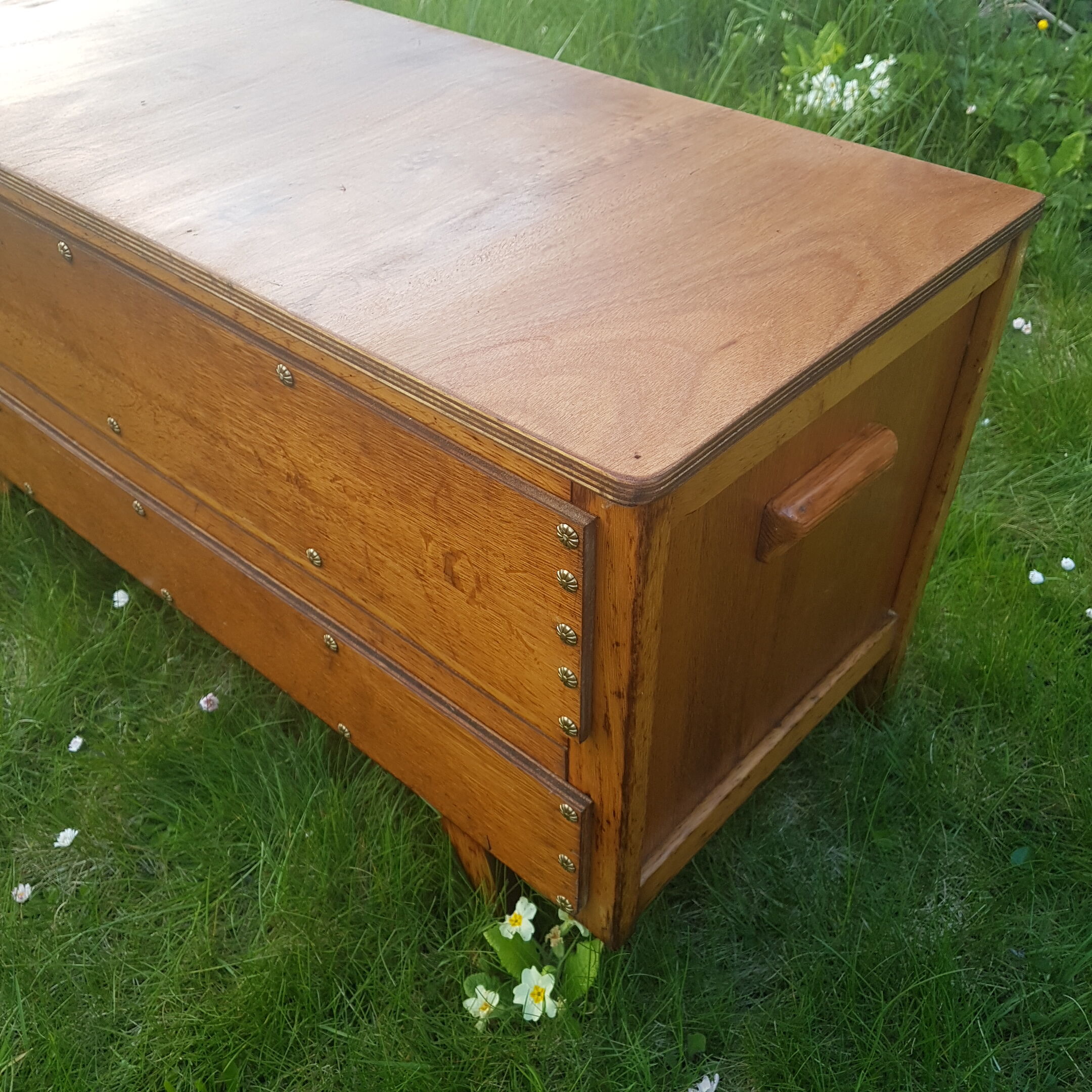 Wooden trunk with compass years 50 feet