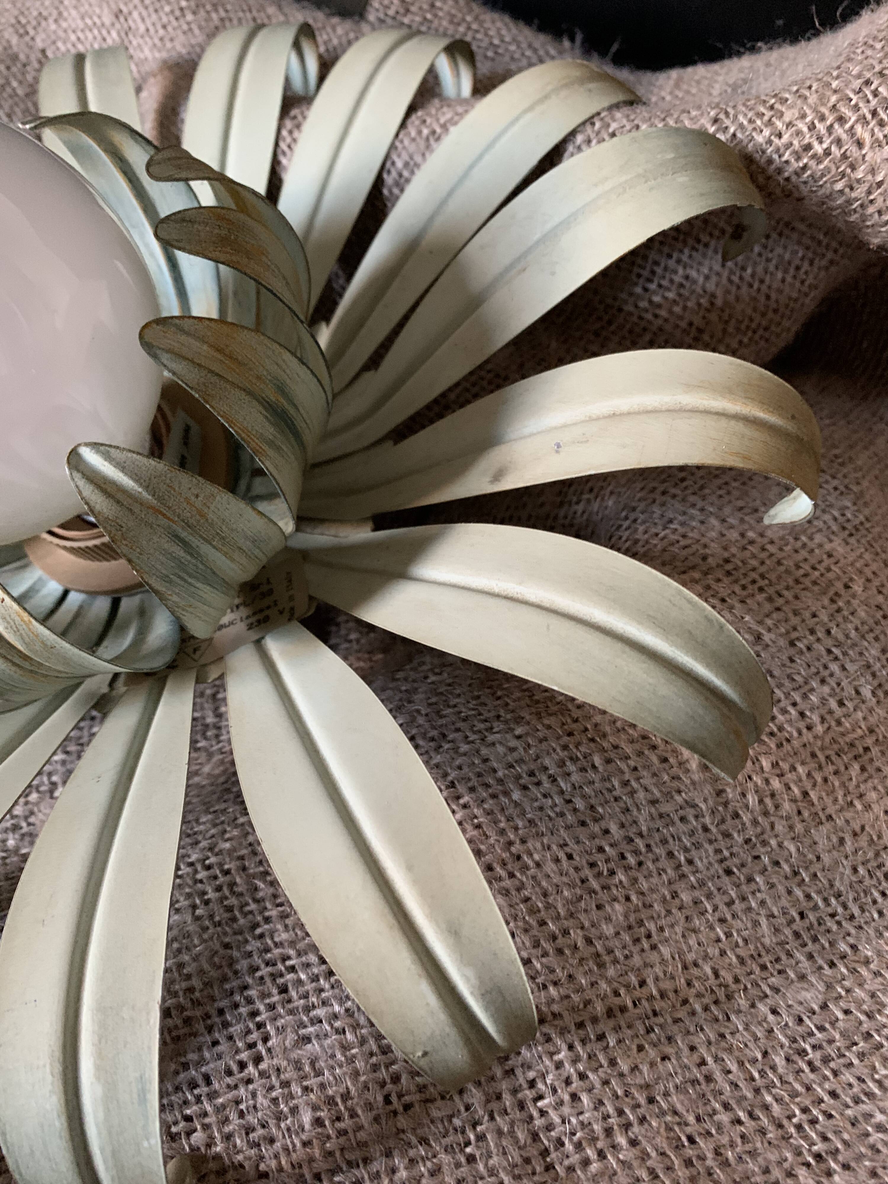 Metal flower ceiling lamp