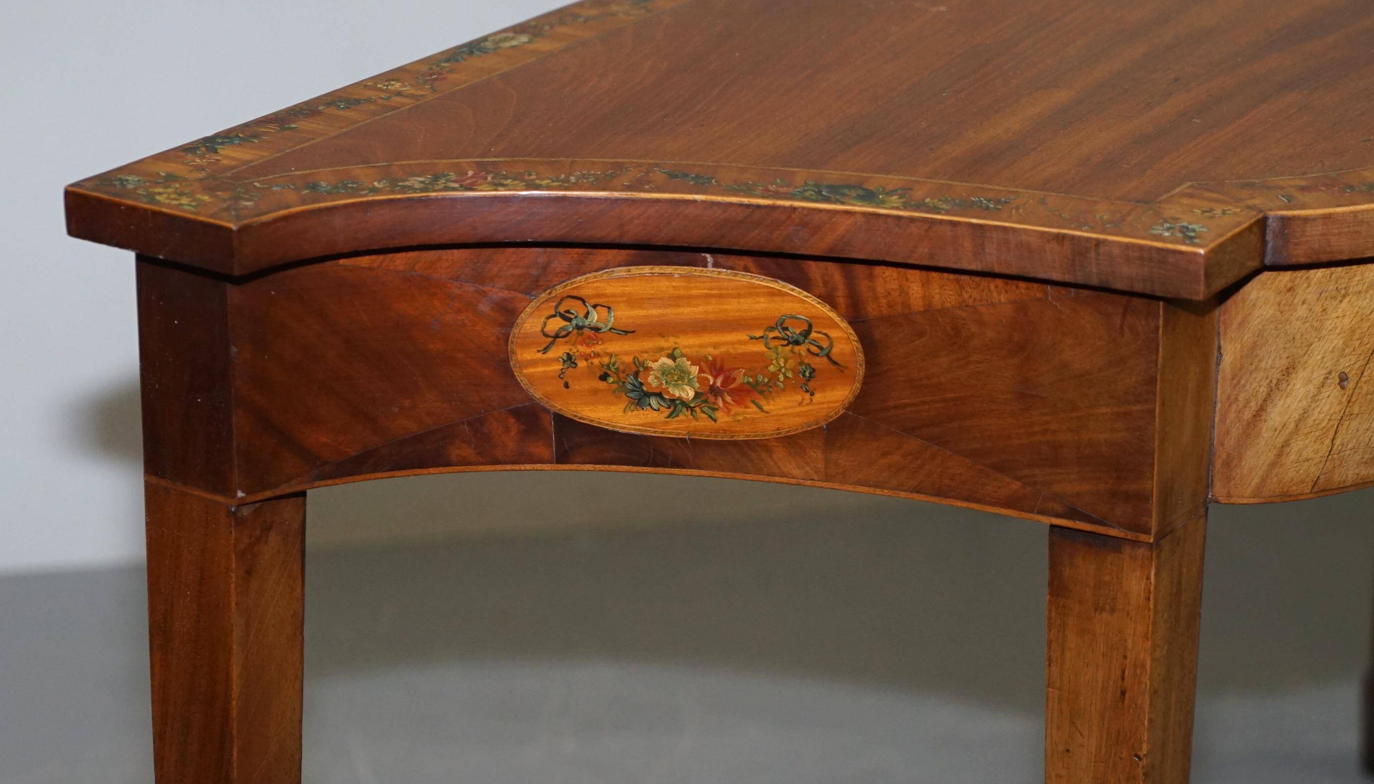 Pair of George III consoles 1780 in satinwood and tulipwood, painted in polychrome.