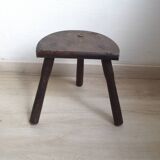 Half-moon tripod stool