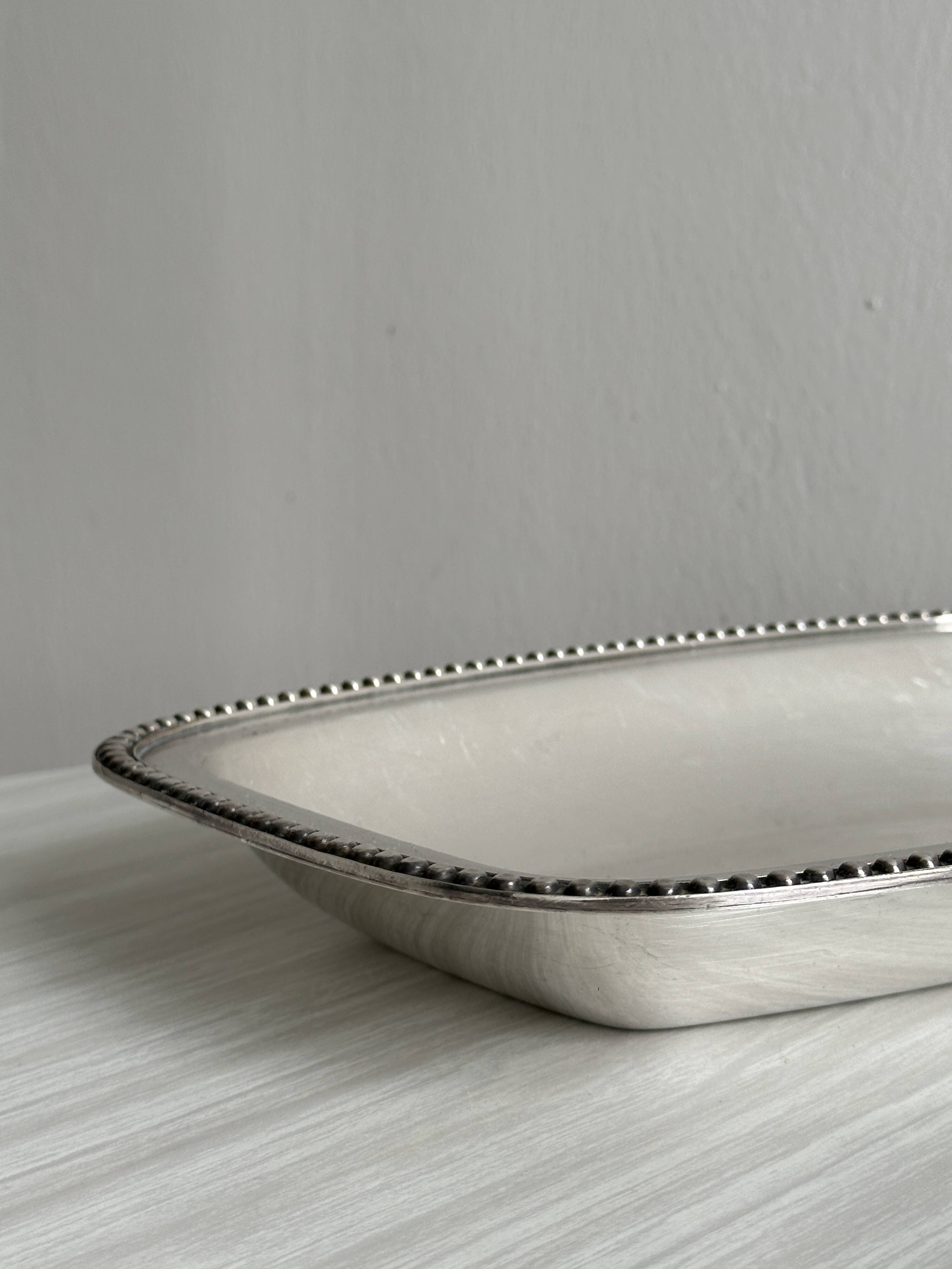 Rectangular silver-plated metal dish