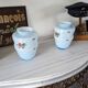 Paire de vases vintages en opaline bleue