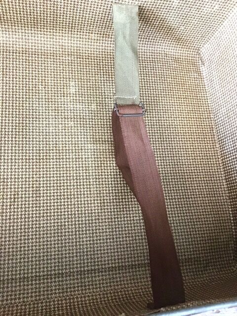Vintage brown suitcase handle in Bakelite