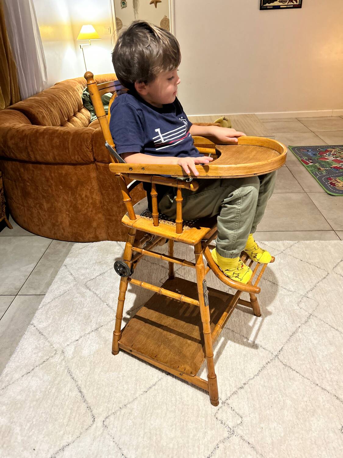 Modular high chair in canning Eugène Vincent