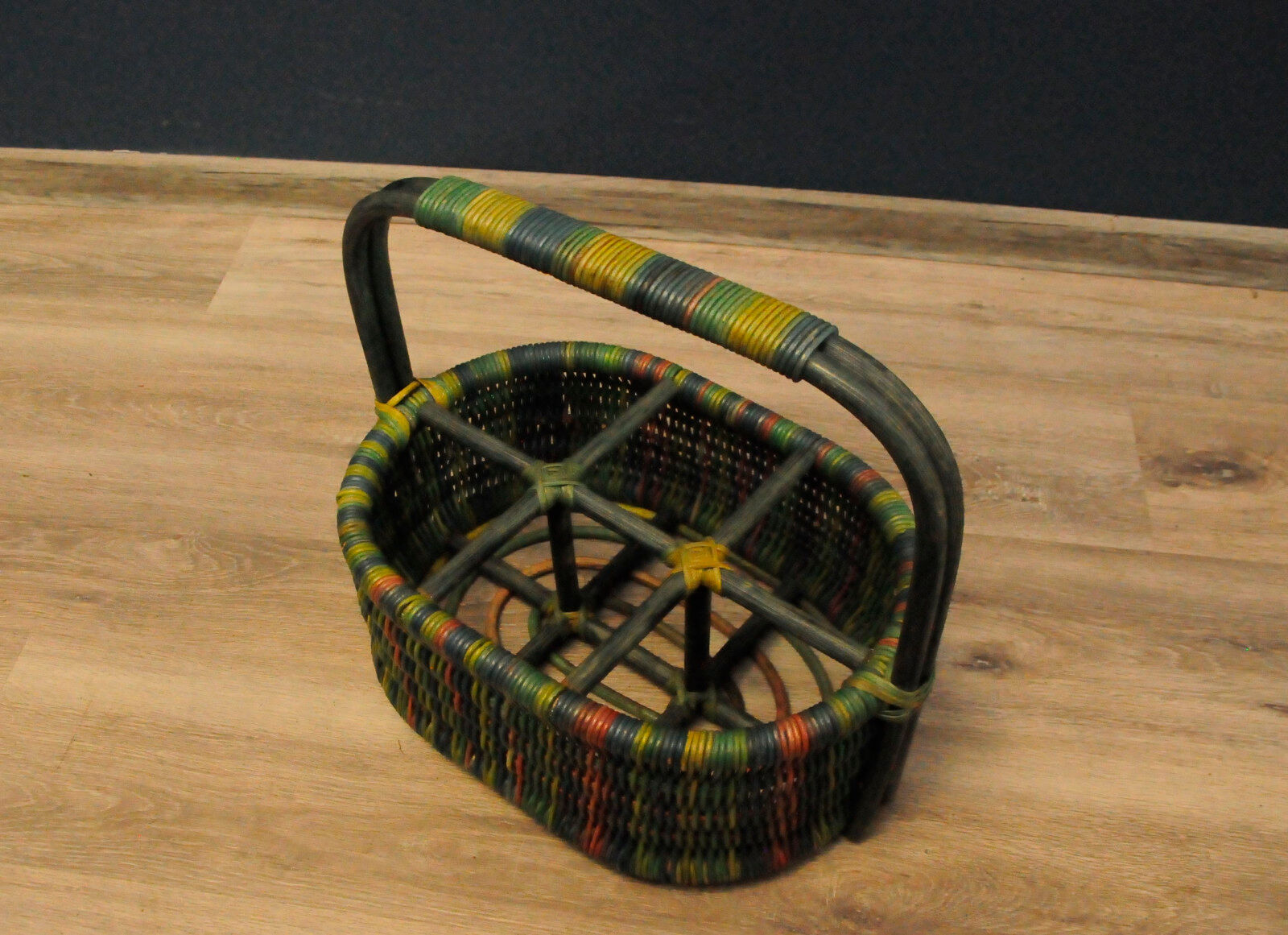 Danish bamboo drink basket