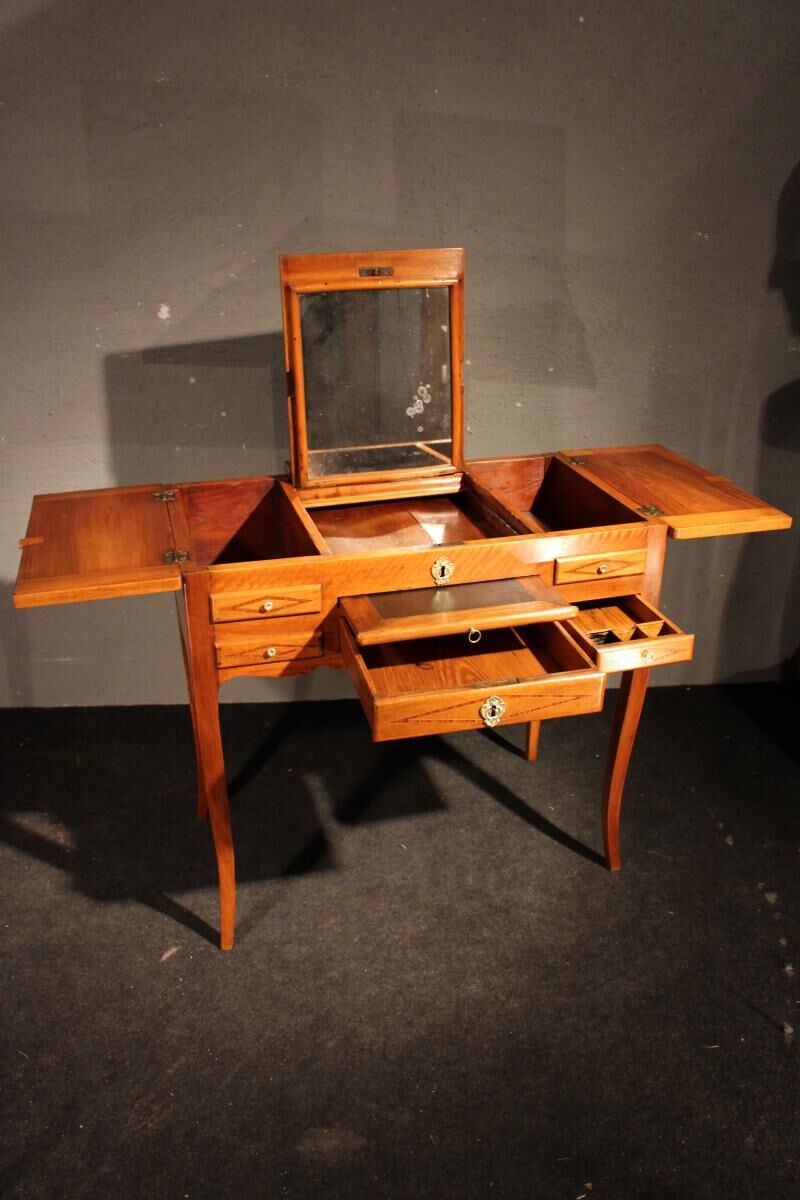 18th century hairdresser