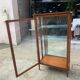 Vitrine de rangement en merisier