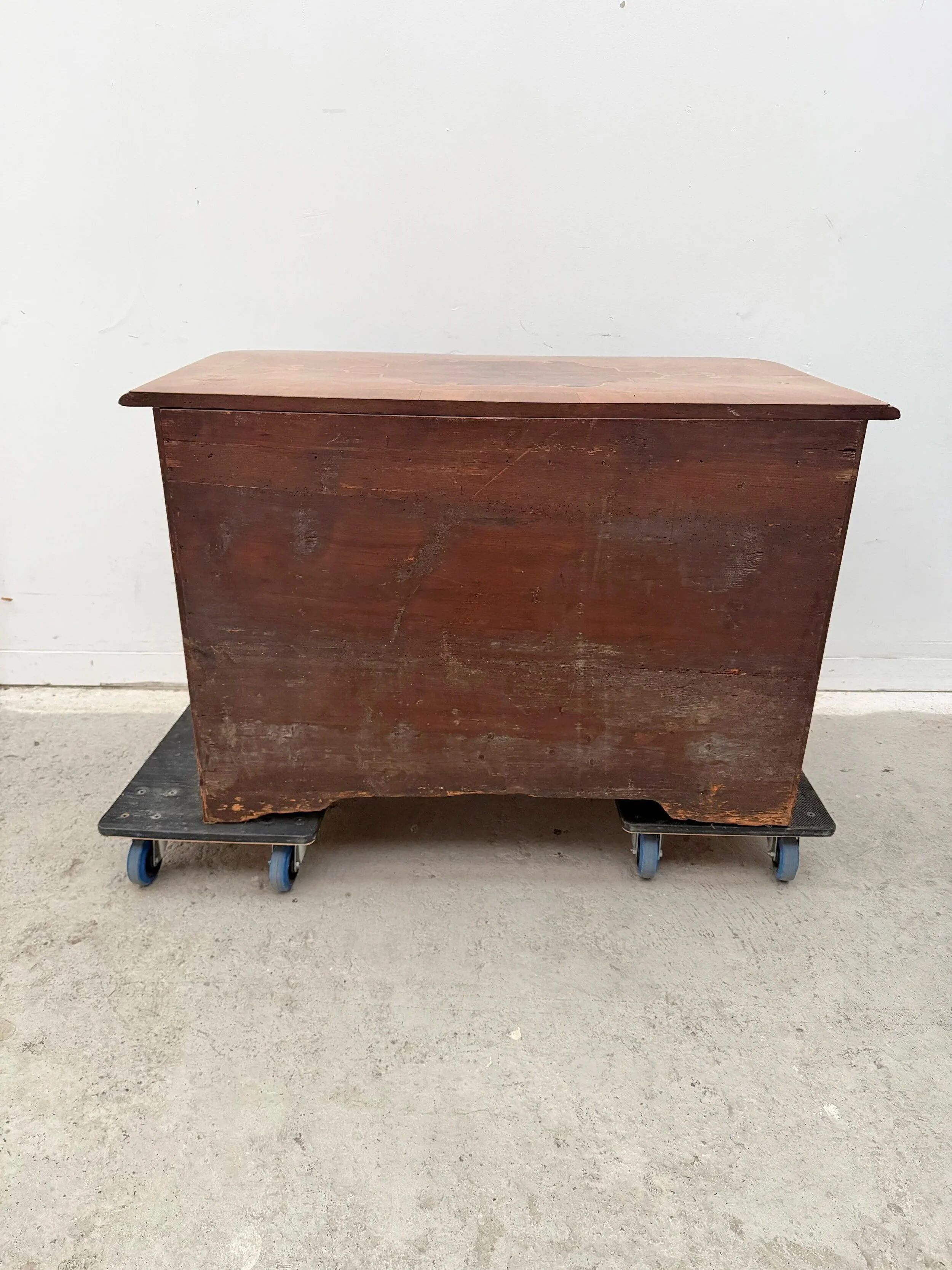 Marquetry commode from the Louis XIV period, early 18th century, Portugal.