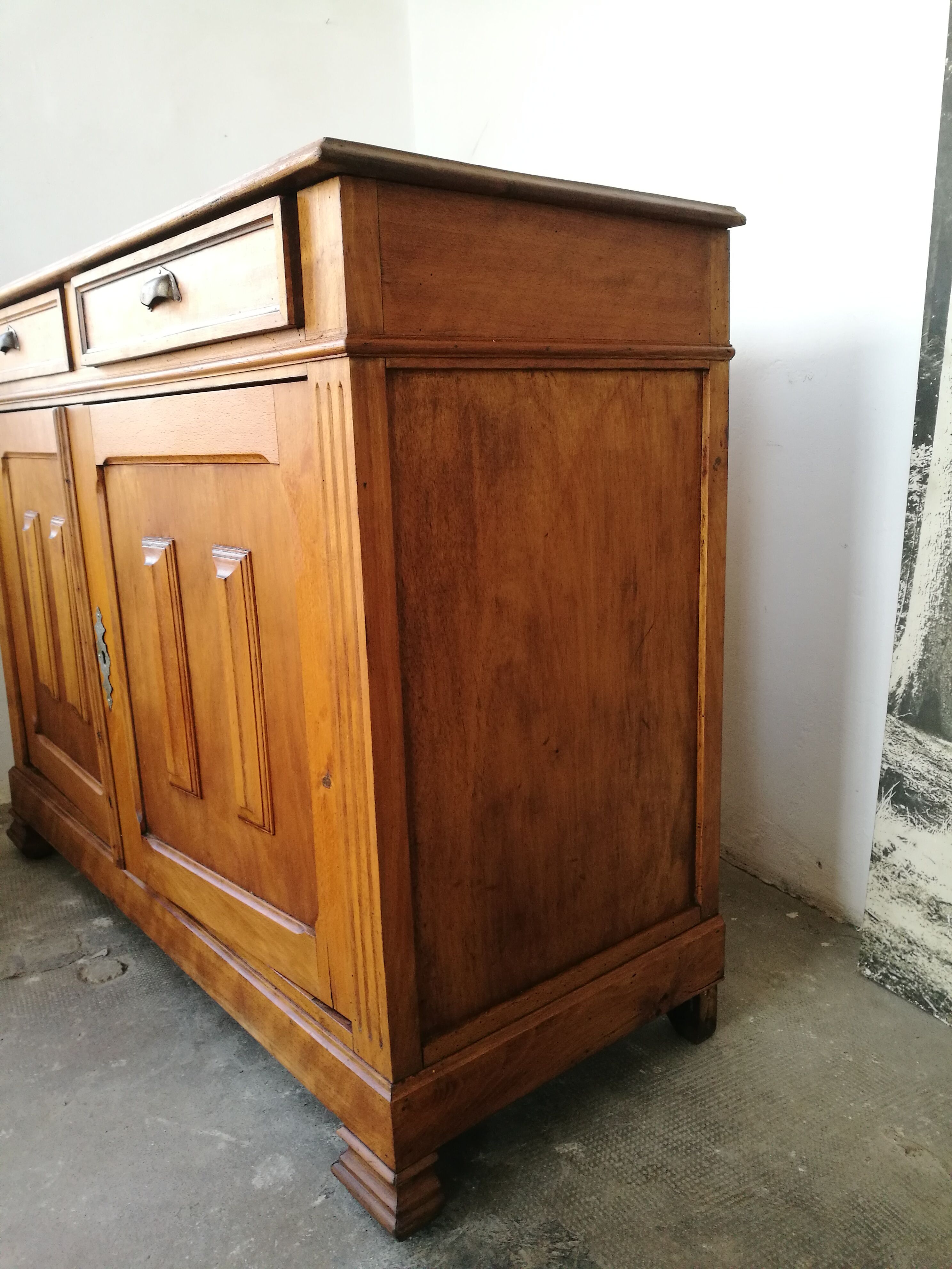 Buffet parisien, bois brut