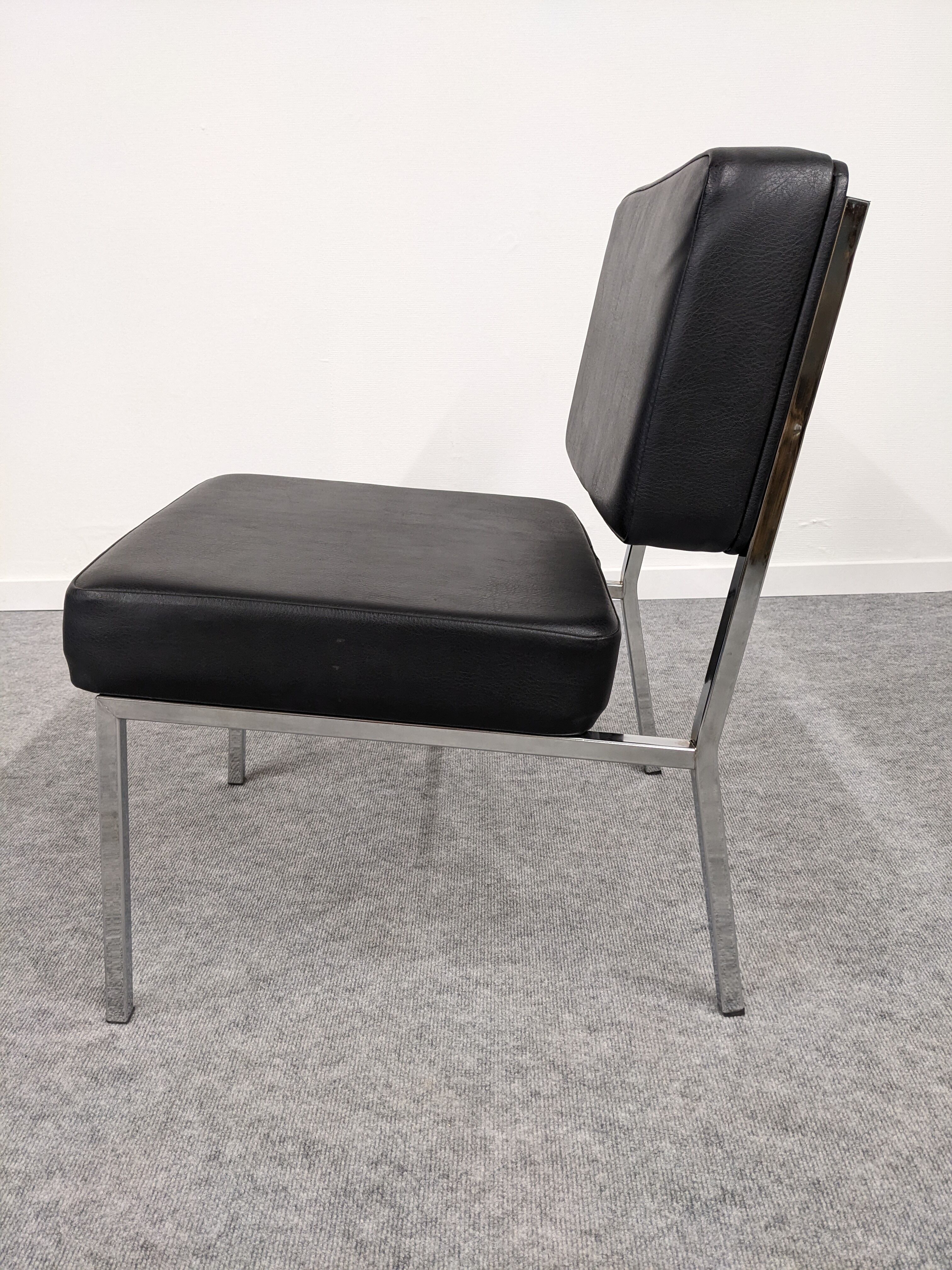 Series of 4 modernist armchairs from the 70s/80s