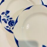 4 white porcelain plates with blue flowers