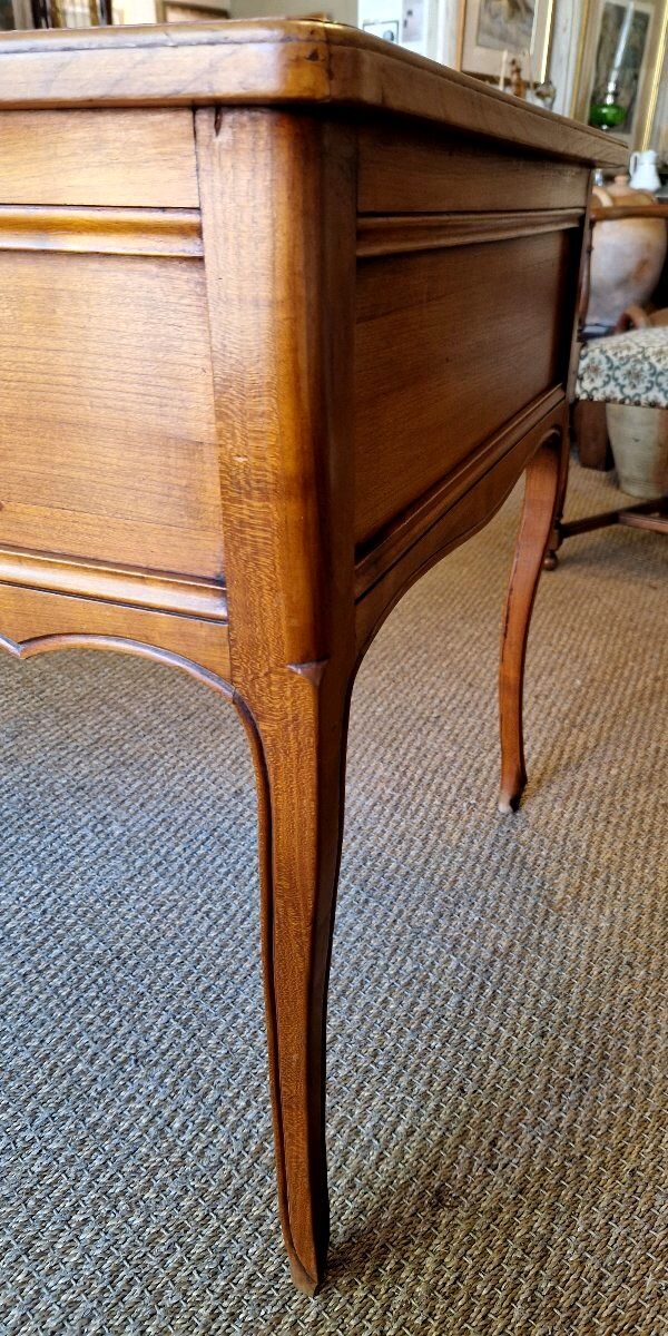 Cherry wood desk in Louis XV style
