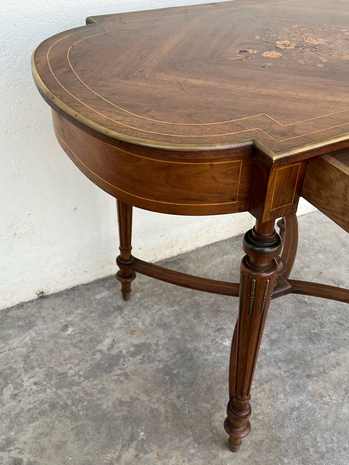 Bureau style Louis XVI