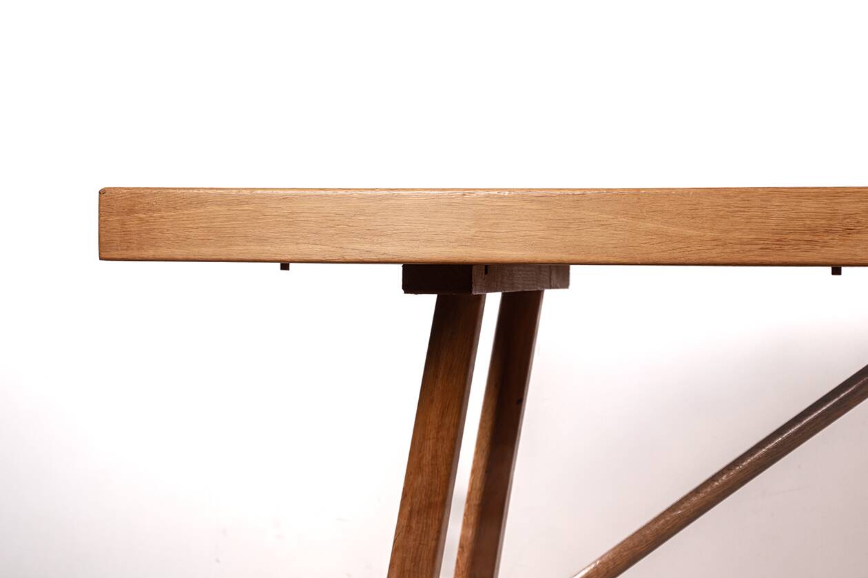 Large extendable dining table in oak by Guillerme and Chambron 1960.