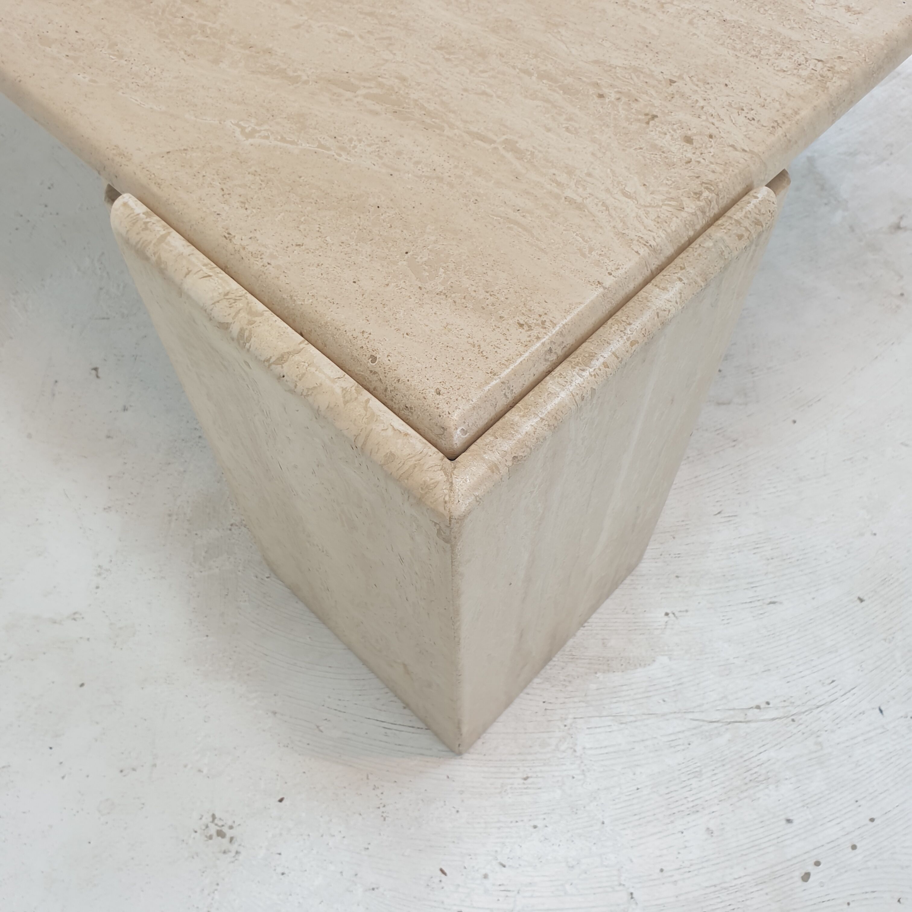 Table basse en travertin italien, années 1980