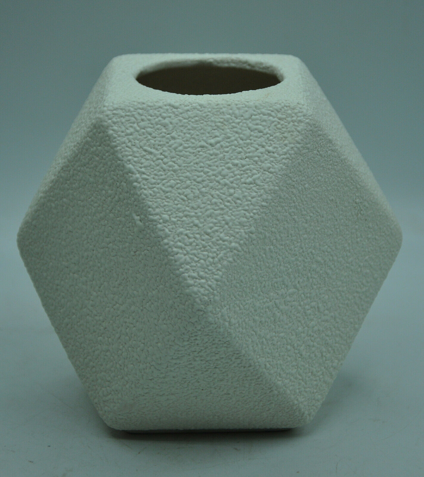 Vase porcelaine perlée corail design